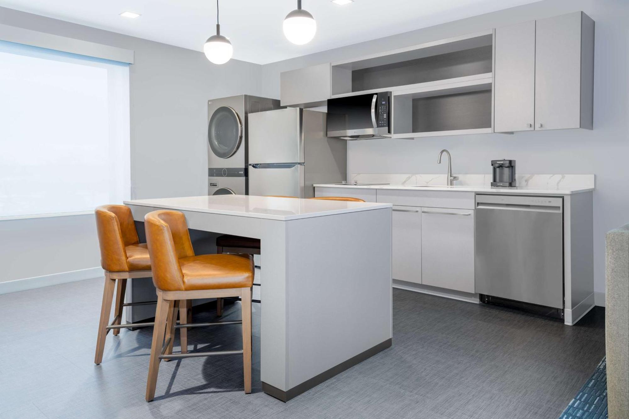 Homewood Suites By Hilton Holland Bagian luar foto